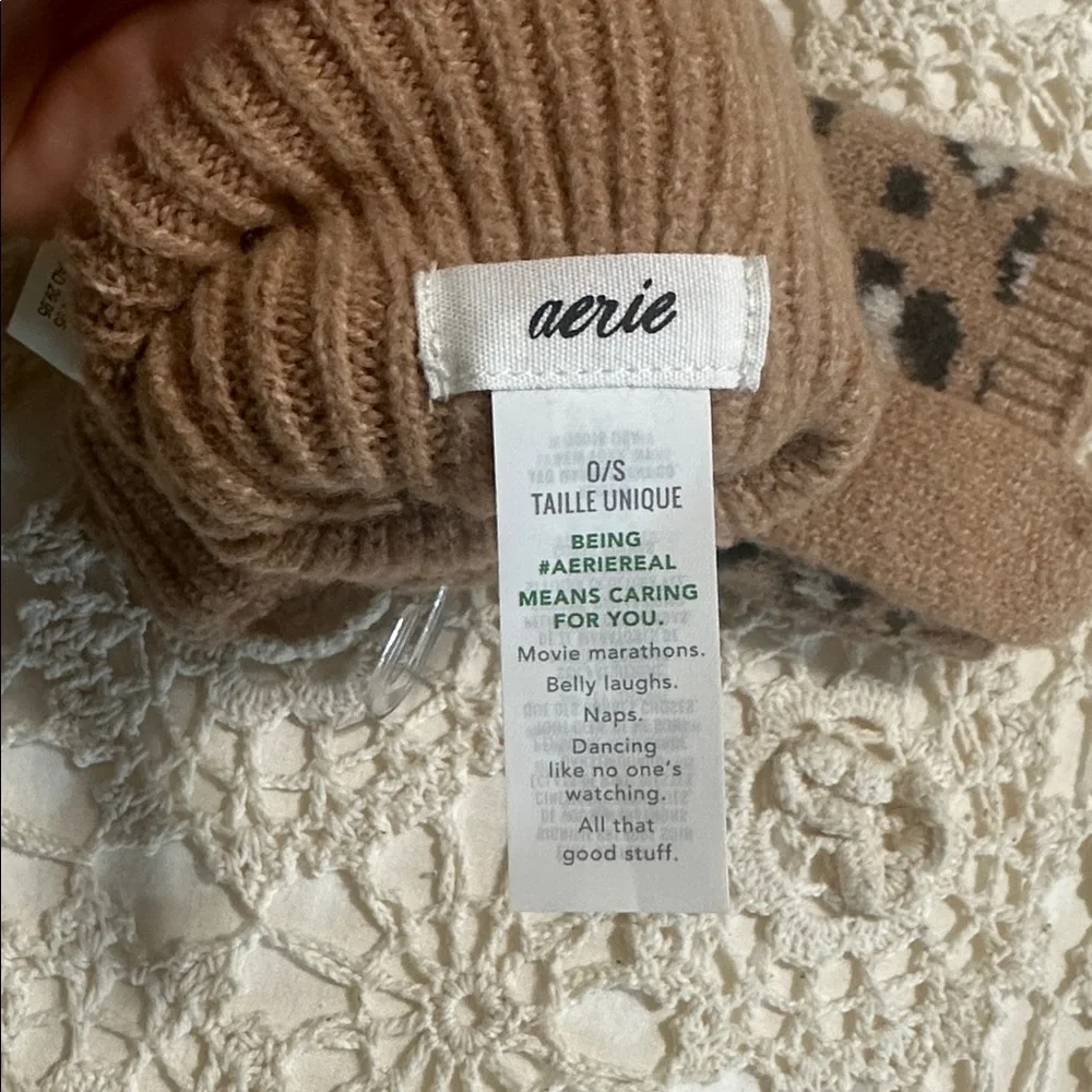 American Eagle Aerie leopard convertable mittens